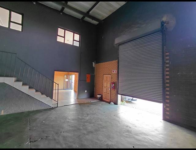 186M² WAREHOUSE TO LET IN CLAYVILLE